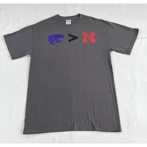 K-State Wildcats vs Nebraska Huskers Rivalry T-Shirt Mens M Gray KSU Football